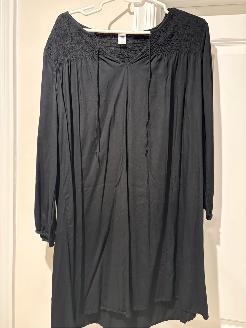 Old Navy Black Smocked 3/4 Sleeve Shift Dress- size M